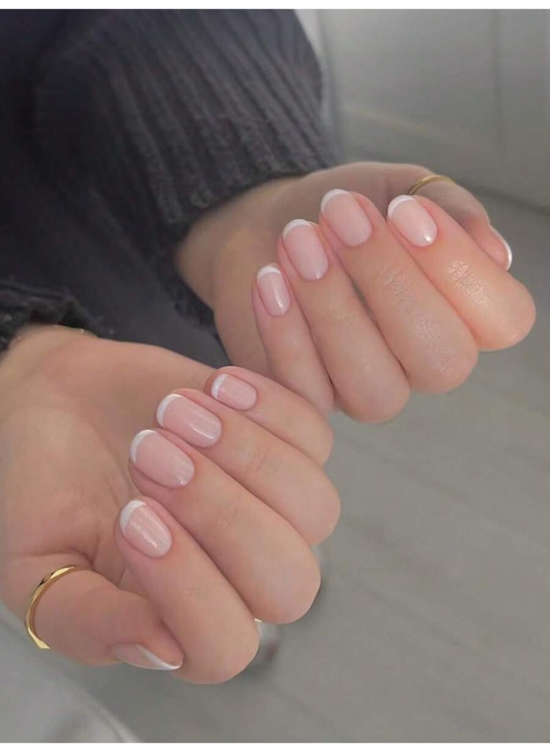 أظافر تركيب فرنسي مربعة مدورة 24 قطعة – لون نود وردي مخملي لامع مع أطراف بيضاء أنيقة - Image 1